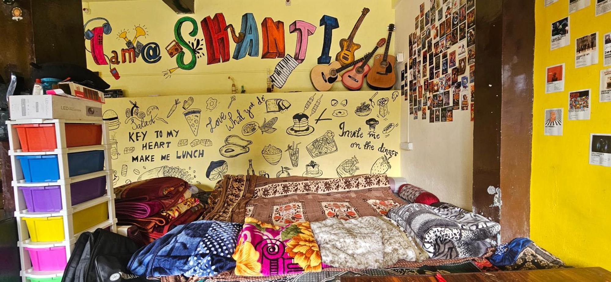 Shanti Cafe & Hostels Касоль Экстерьер фото