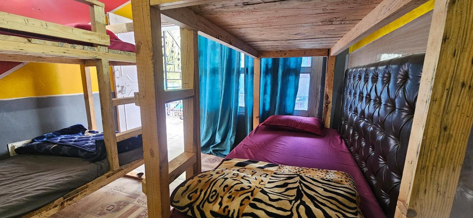 Shanti Cafe & Hostels Касоль Экстерьер фото