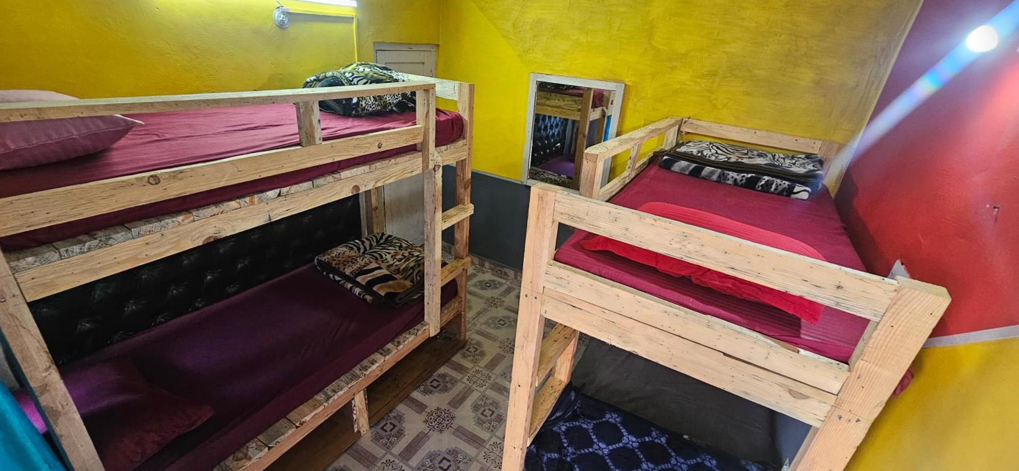 Shanti Cafe & Hostels Касоль Экстерьер фото