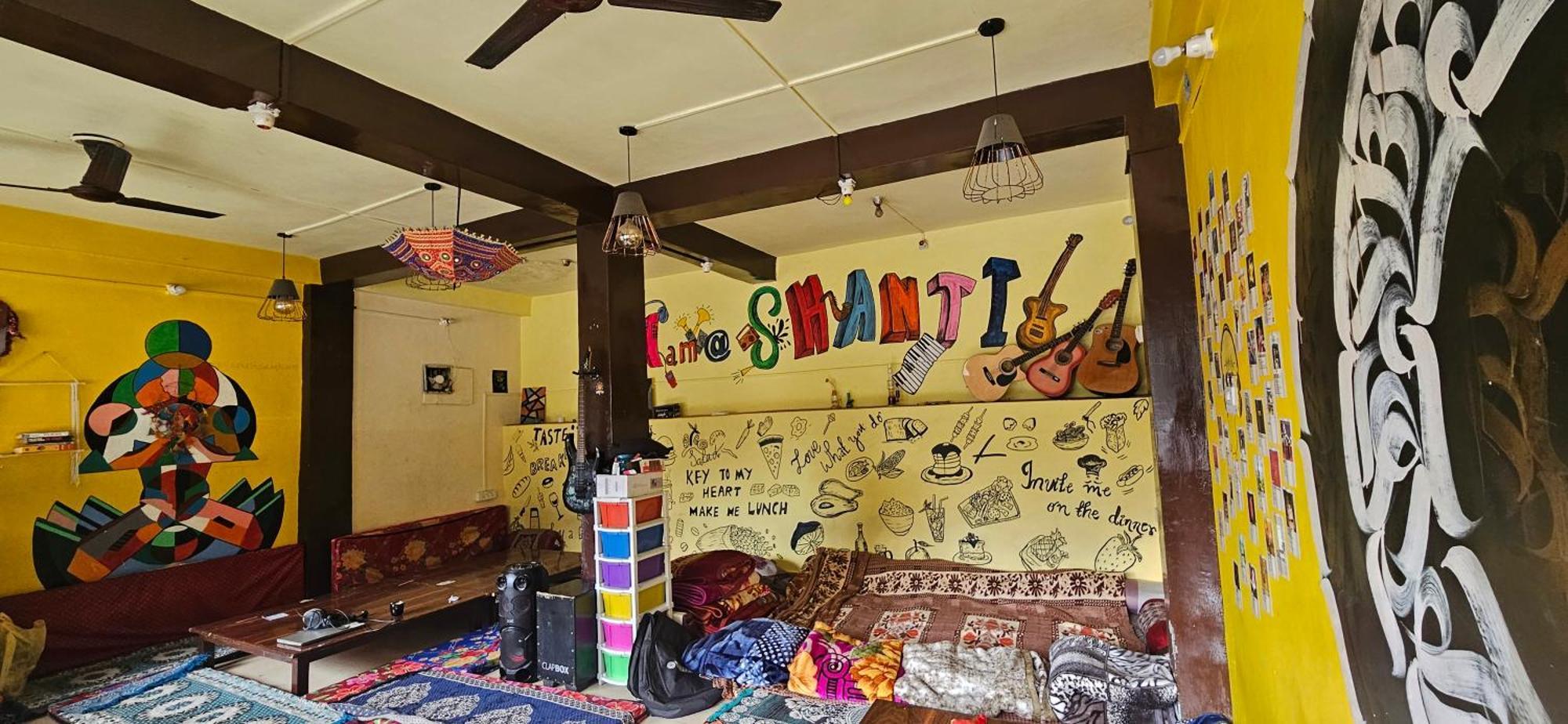 Shanti Cafe & Hostels Касоль Экстерьер фото