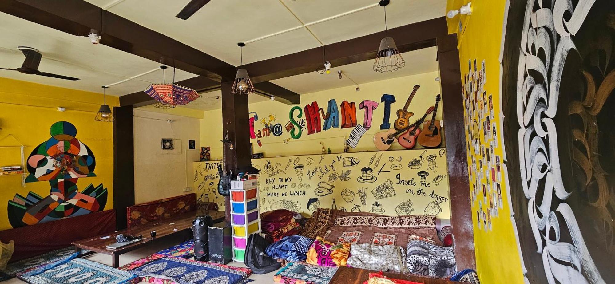 Shanti Cafe & Hostels Касоль Экстерьер фото