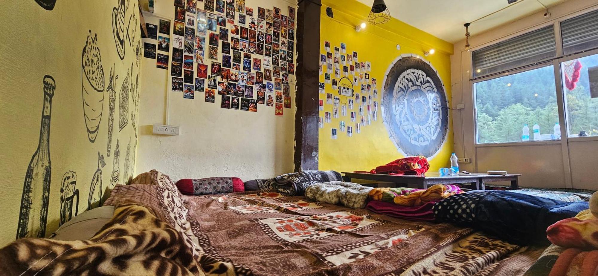 Shanti Cafe & Hostels Касоль Экстерьер фото
